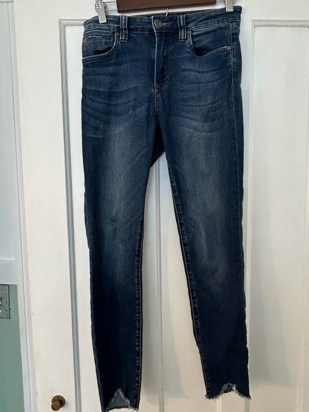 Kut from the Kloth Washed Light Gray Cropped Jeans with Frayed Hem
